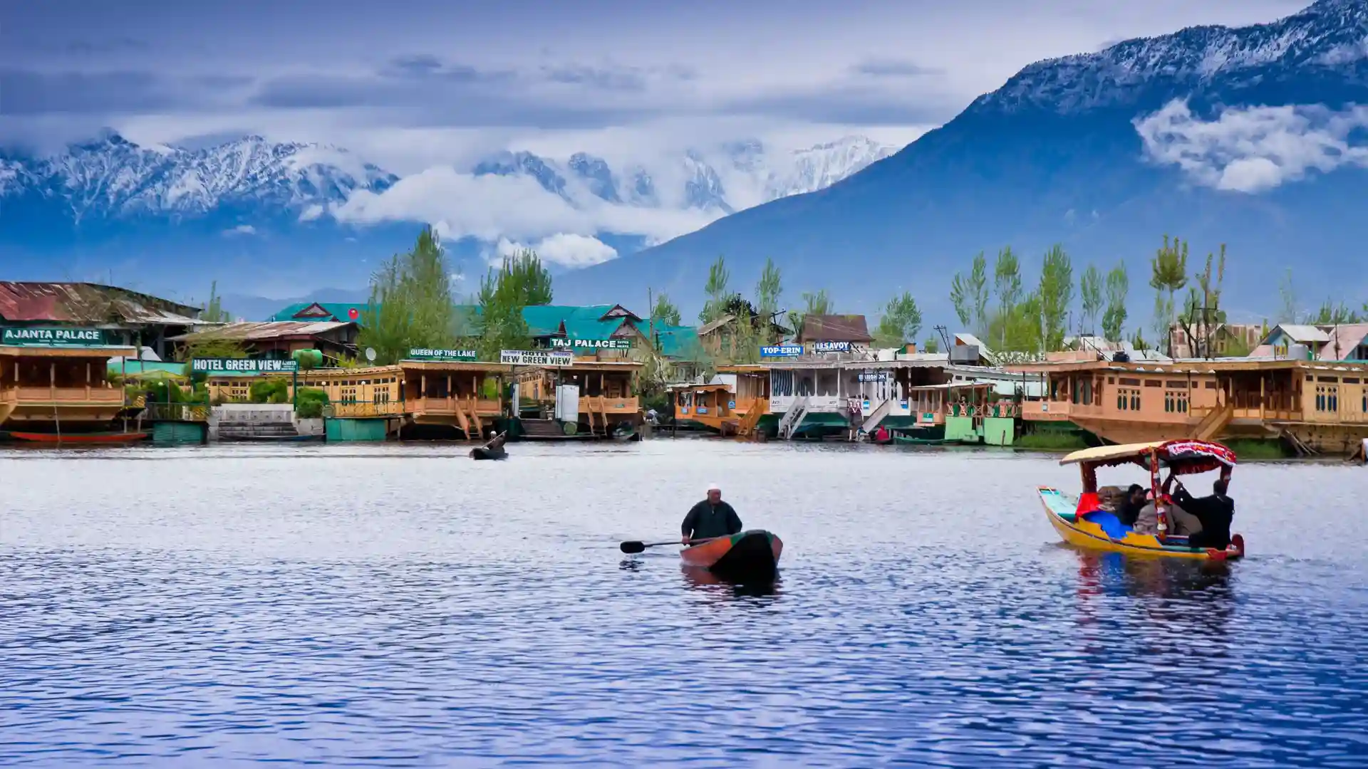 Nanital Tiffin Top Tour Hire