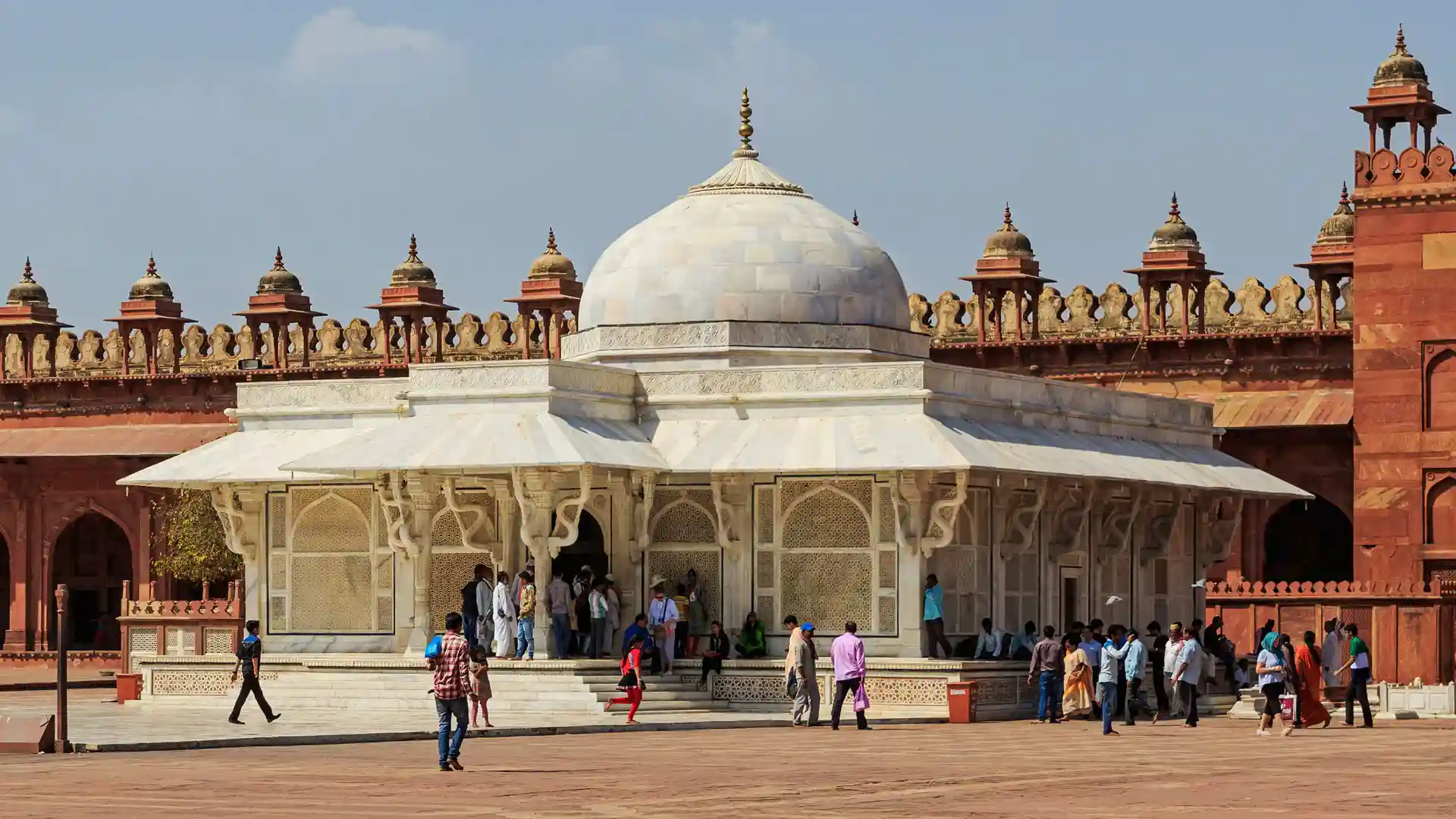 Salim Tomb Tour