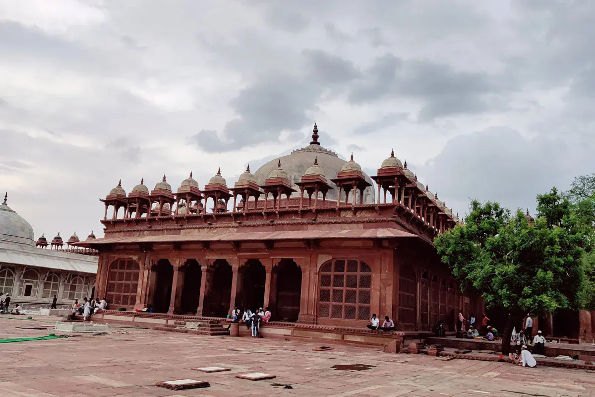 Salim Tomb