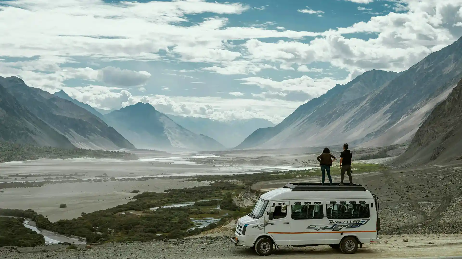 Zoji La Tour Hire